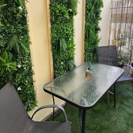 דירה Metro Garden